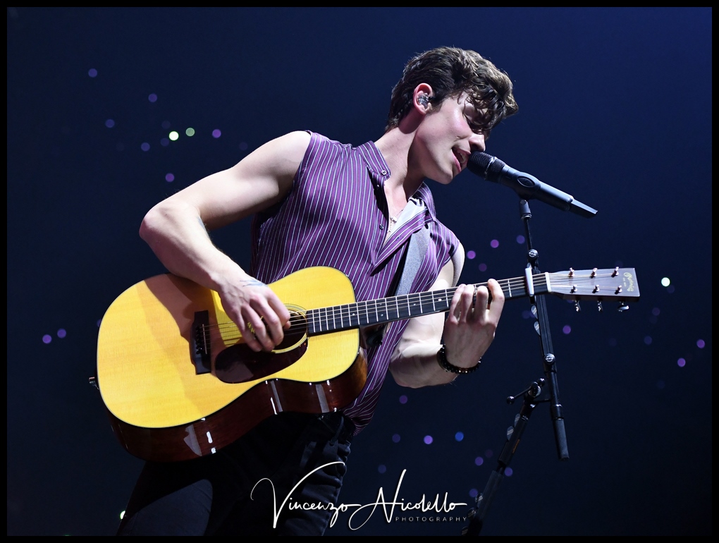 SHAWN MENDES21
